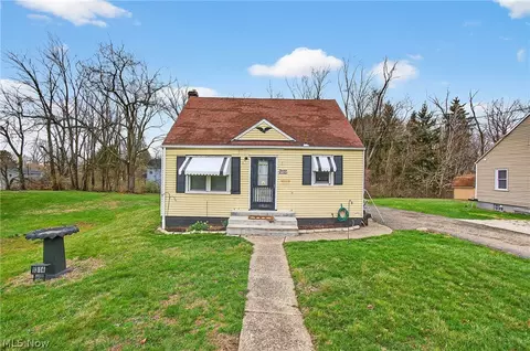 1314 Pearl Dr SE, Massillon, OH 44646