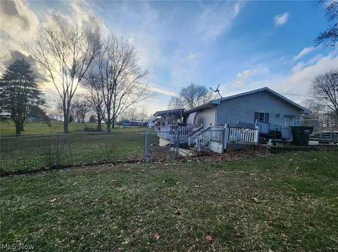 6070 Highton St SW, Navarre, OH 44662 photo 12
