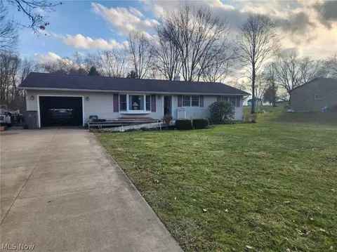 6070 Highton St SW, Navarre, OH 44662 photo 13
