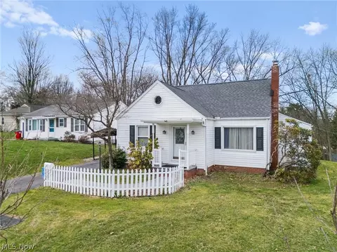 1515 Manor Ave NW, Canton, OH 44708