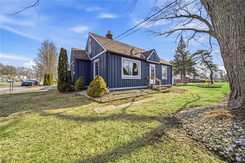 33378 Lake Shore Blvd, Eastlake, OH 44095