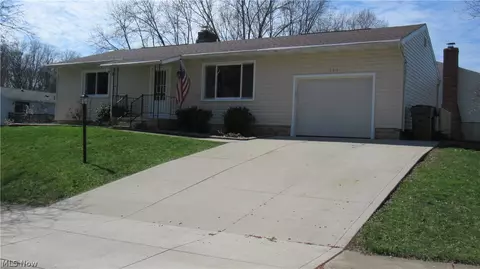 389 Riverview St, Canal Fulton, OH 44614
