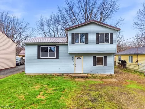 321 Adams St, Newton Falls, OH 44444