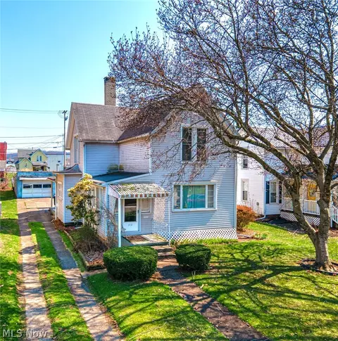 310 S 4th St, Coshocton, OH 43812