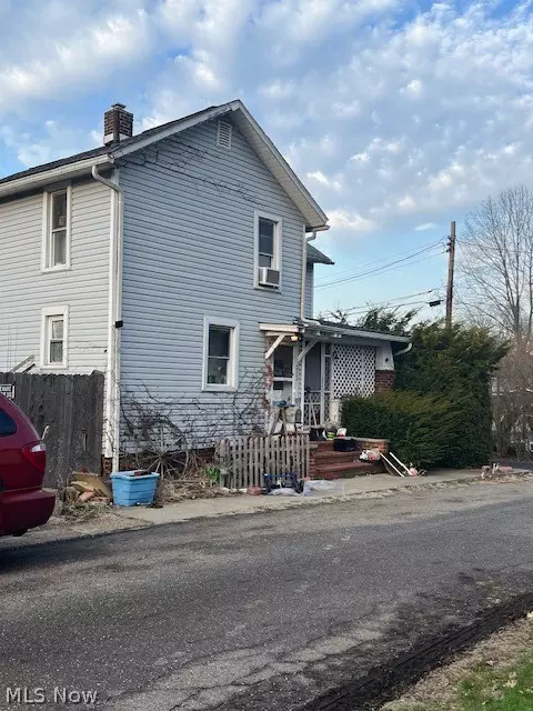 313 Ickes Ct, Louisville, OH 44641