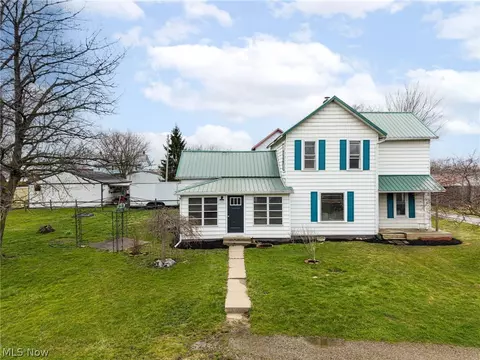 153 Schaff Aly, Creston, OH 44217