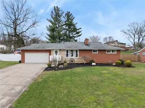3335 Meadowwood St NW, Massillon, OH 44646