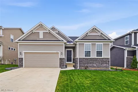 1662 Cobham Ln, Wadsworth, OH 44281