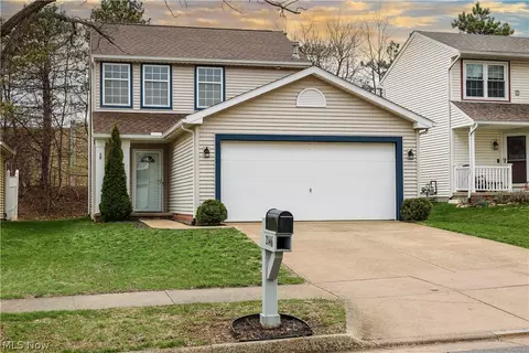 2146 Stonehenge Cir, Akron, OH 44319