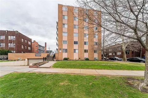 12029 Clifton Blvd #505, Lakewood, OH 44107