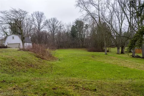 1713 Woods Rd, Akron, OH 44306