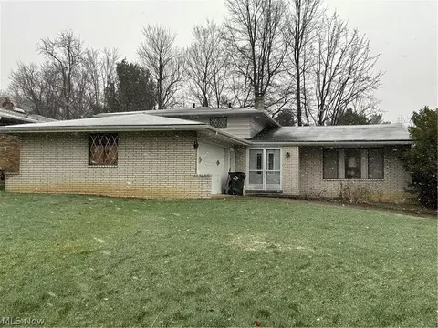 7809 York Rd, Parma, OH 44130