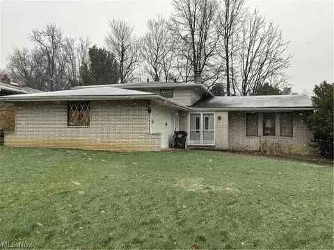 7809 York Rd, Parma, OH 44130