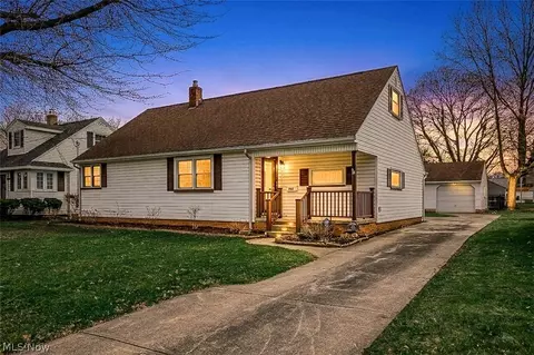 486 Royer Ave NW, North Canton, OH 44720