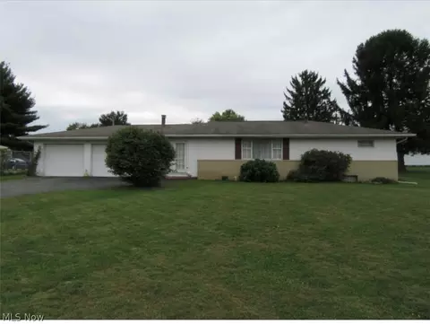 271 W 3rd, Frazeysburg, OH 43822