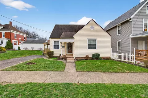 323 Cherry Rd NE, Massillon, OH 44646