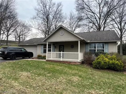945 E Jackson St, Millersburg, OH 44654