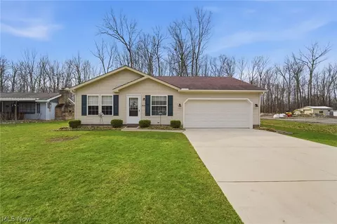 5206 University Dr, Geneva, OH 44041