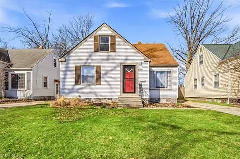 Exterior - 406 E 274th St, Euclid, OH 44132 photo 3 of 7