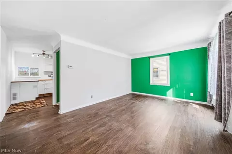 Living - 406 E 274th St, Euclid, OH 44132 photo 1 of 3