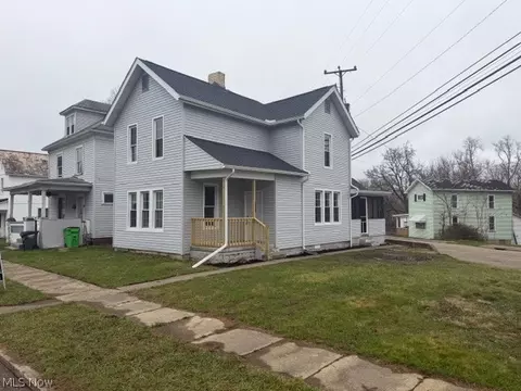 525 E High St, Uhrichsville, OH 44683