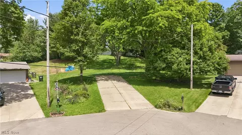 7622 Marelis Ave NE, Canton, OH 44721