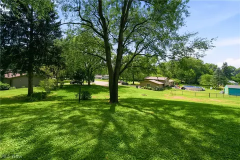 7622 Marelis Ave NE, Canton, OH 44721 photo 2