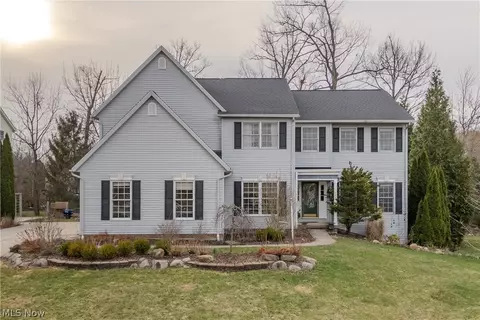 185 Beaumont Trl, Aurora, OH 44202