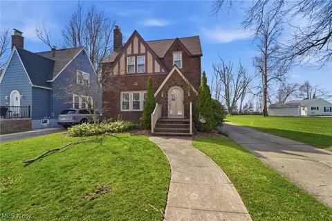 2679 Walnut Blvd, Ashtabula, OH 44004