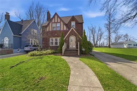 2679 Walnut Blvd, Ashtabula, OH 44004