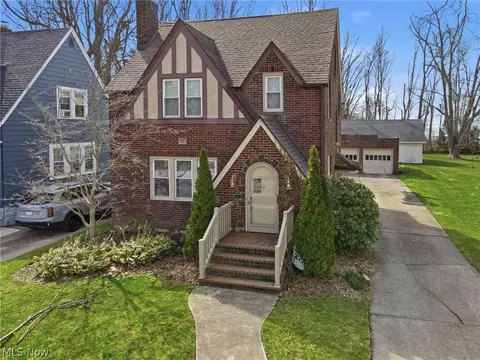 2679 Walnut Blvd, Ashtabula, OH 44004 photo 2