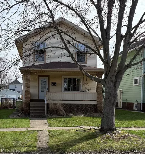 717 N Dawson St, Uhrichsville, OH 44683