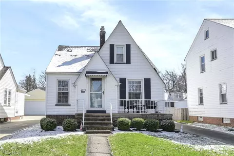 4121 W 158th St, Cleveland, OH 44135