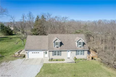 502 N Swinehart Rd, Orrville, OH 44667