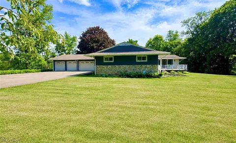 11685 Mills Rd, Garrettsville, OH 44231