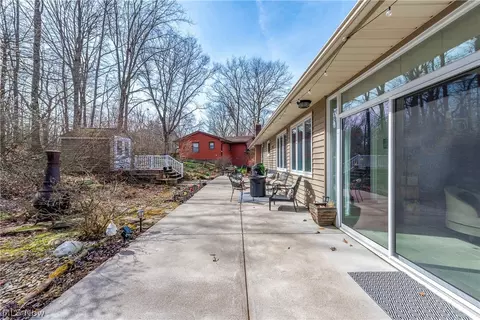 Exterior - 257 Windward Dr, Elyria, OH 44035 photo 6 of 15