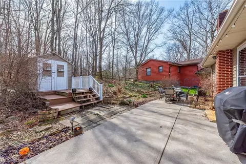 Exterior - 257 Windward Dr, Elyria, OH 44035 photo 7 of 15