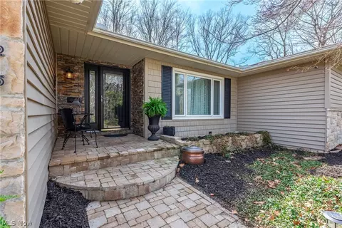 Exterior - 257 Windward Dr, Elyria, OH 44035 photo 2 of 15