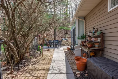 Exterior - 257 Windward Dr, Elyria, OH 44035 photo 4 of 15