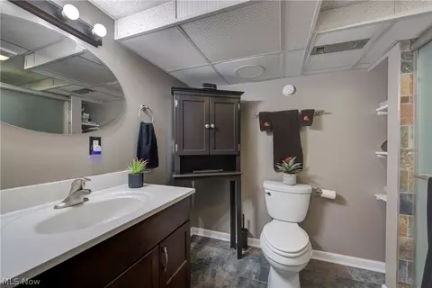 Bath - 257 Windward Dr, Elyria, OH 44035 photo 4 of 4