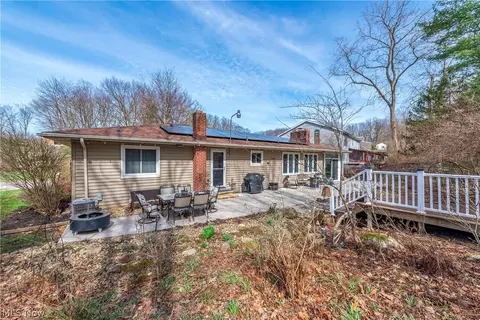 Exterior - 257 Windward Dr, Elyria, OH 44035 photo 9 of 15