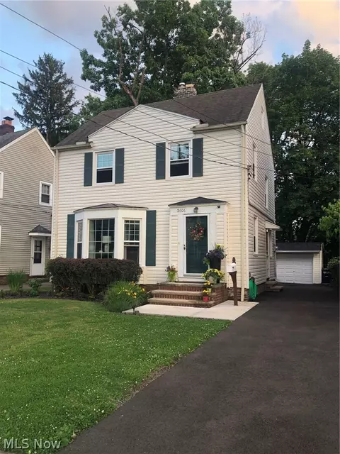 3606 Northcliffe Rd, University Heights, OH 44118