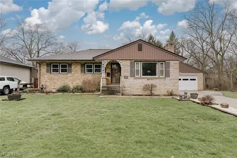 23 Thames Ave, Bedford, OH 44146