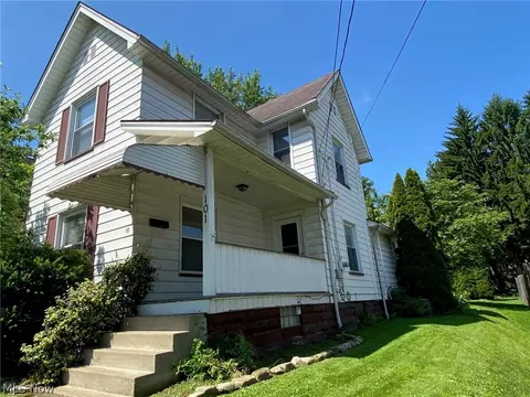 101 Ridgeway St, Struthers, OH 44471