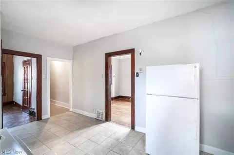 Entry Way - 1816 E 34th St, Lorain, OH 44055 photo 4 of 5