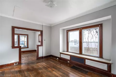 Living - 1816 E 34th St, Lorain, OH 44055 photo 2 of 4