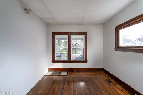 Living - 1816 E 34th St, Lorain, OH 44055 photo 3 of 4