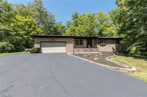 5266 Chickasaw Rd, Richfield, OH 44286