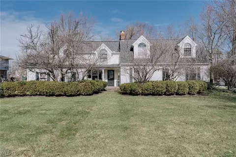 26301 Annesley Rd, Beachwood, OH 44122