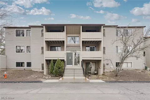 1680 Cedarwood Dr #343, Westlake, OH 44145